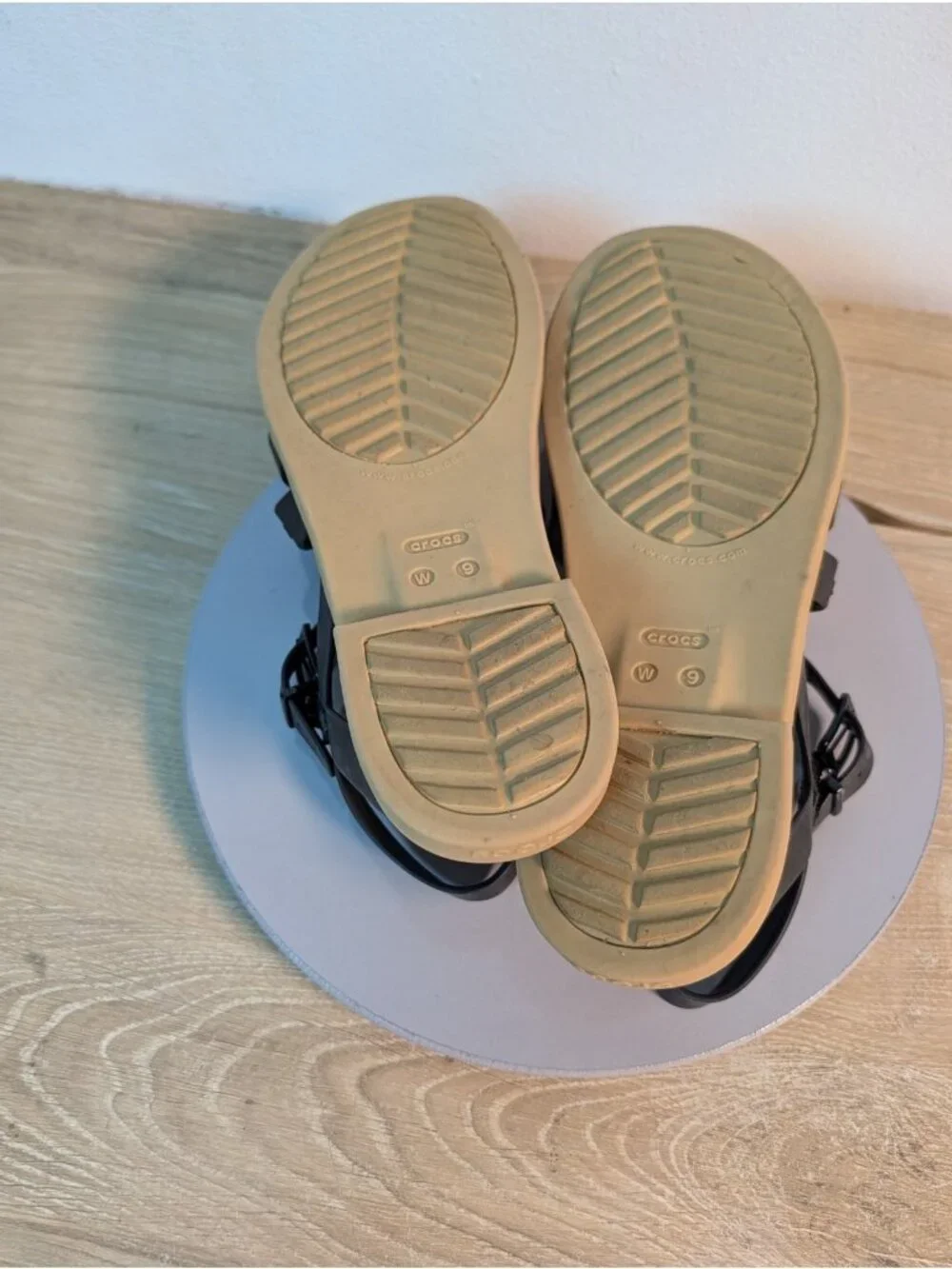 Crocs Tulum Sandals Womens Sz 9 Black Flats Strappy Buckle Iconic Comfort